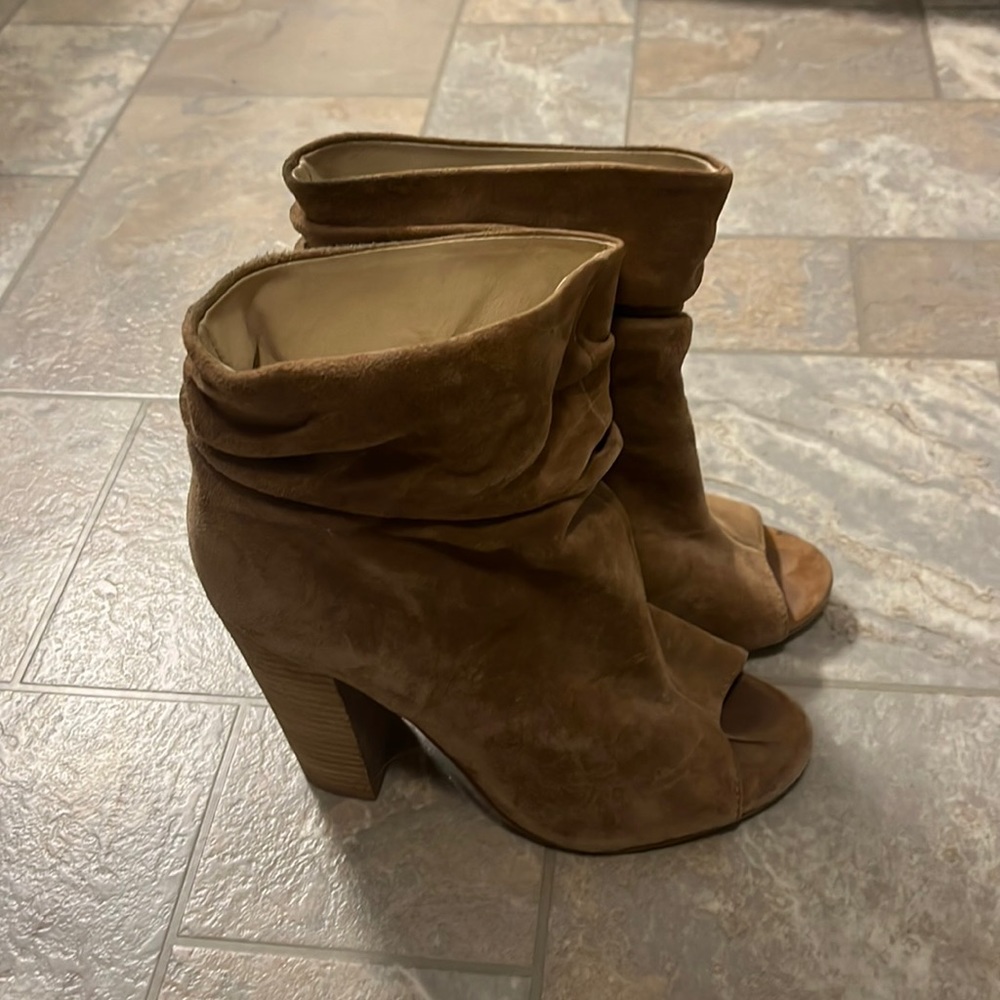 Women’s open toe booties